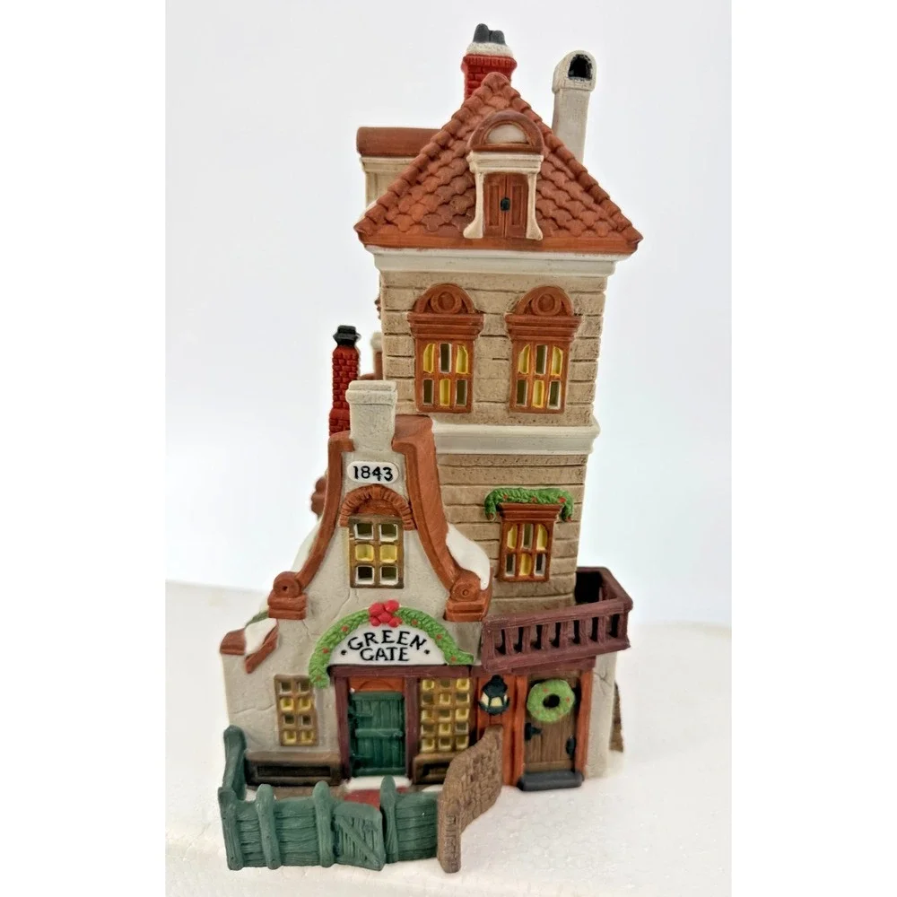 Department 56 Dickens Village Green Gate Cottage 1989 Lighted Porcelain House